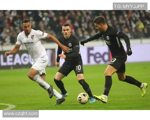 足总杯焦点战：皇马与巴黎圣日耳曼激战成平局战术解析引发热议